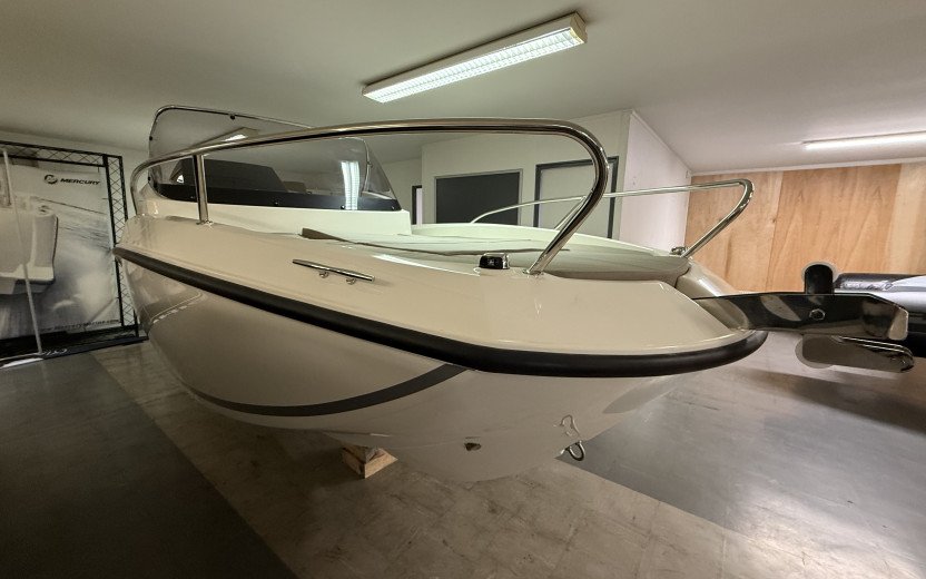 ACTIV 605 SUNDECK - Seine Nautic