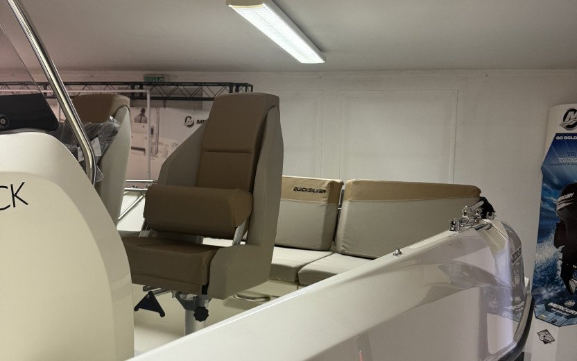 ACTIV 605 SUNDECK - Seine Nautic