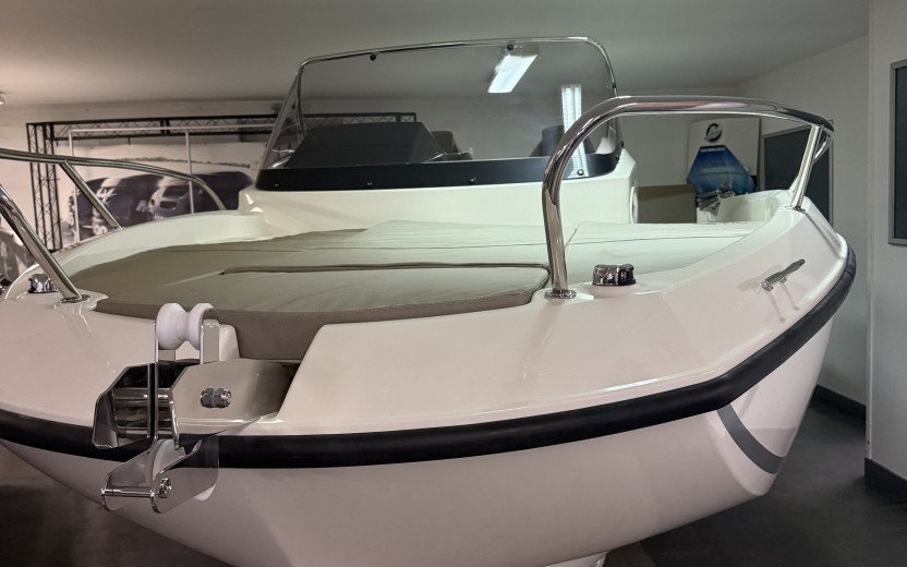 ACTIV 605 SUNDECK - Seine Nautic