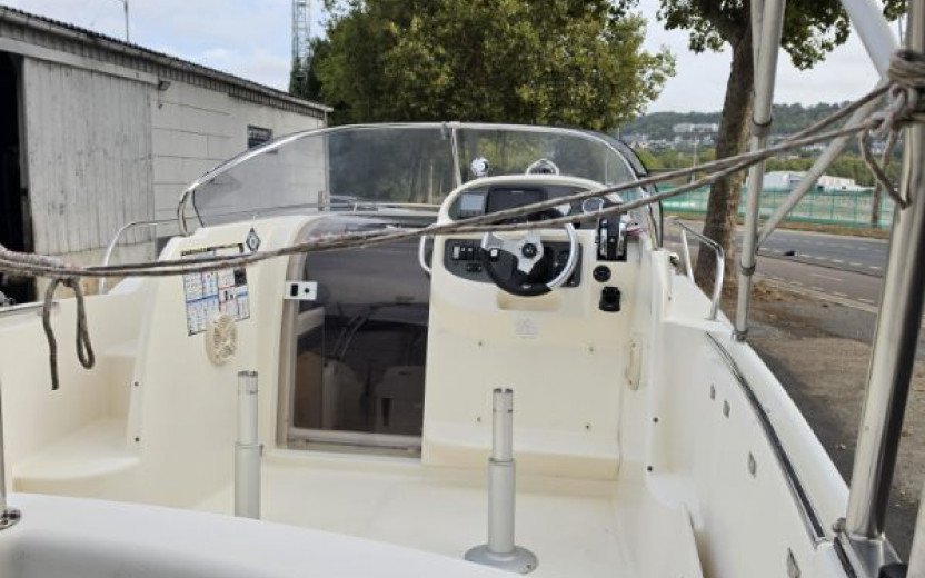 CAP CAMARAT 715WA - Seine Nautic